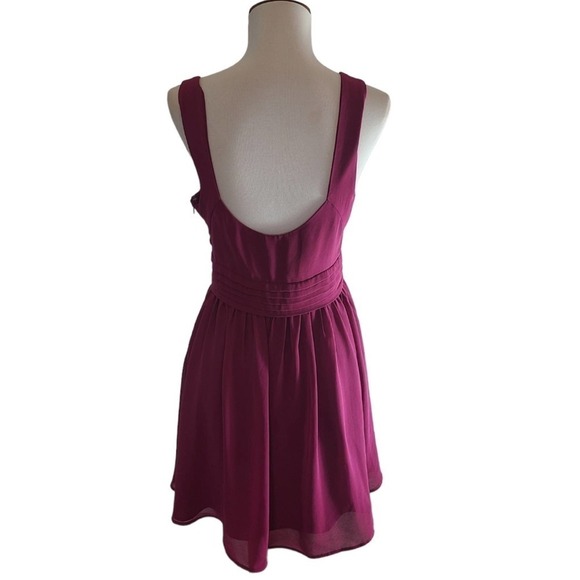 Lavender Brown Burgundy V-Neck Fit & Flare Mini Dress Small NWT - Picture 3 of 9